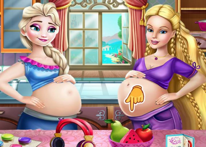 Elsa et Barbie enceintes